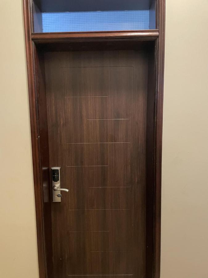 Jaffa Suites Кампала Екстериор снимка